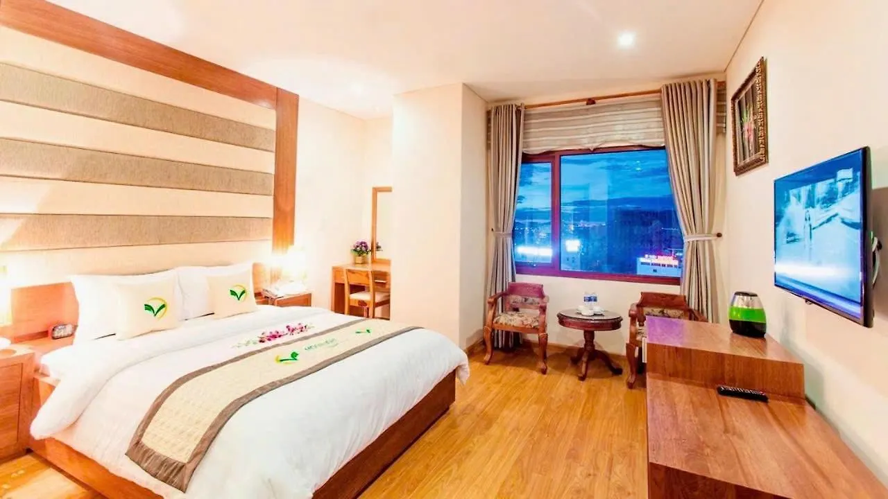 Moonlight Hotel Suites & Spa - Dragon Bridge View & Beautiful City View