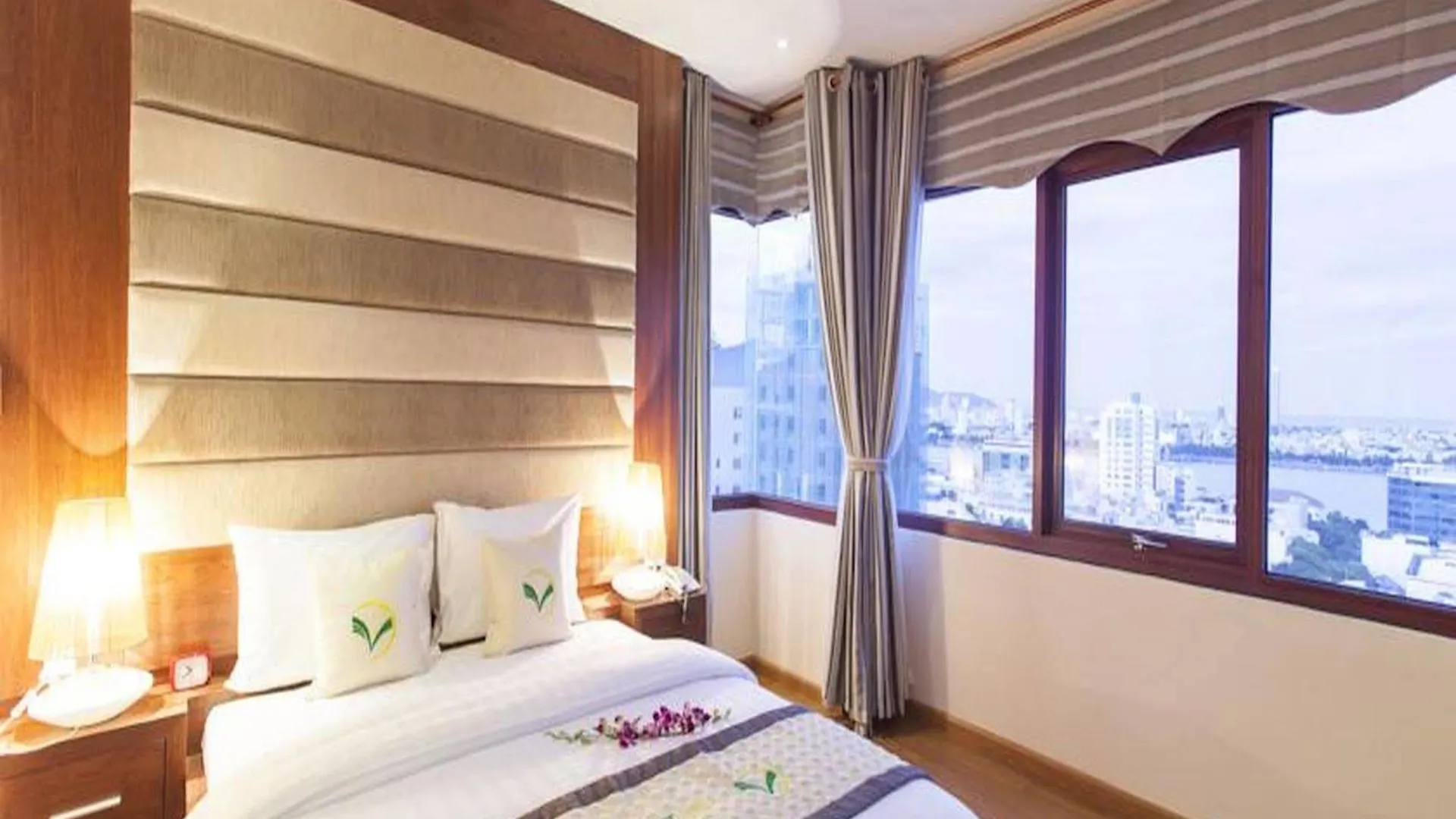 Moonlight Hotel Suites & Spa - Near Dragon Bridge, High Floor With Beautiful City View, River View Đà Nẵng