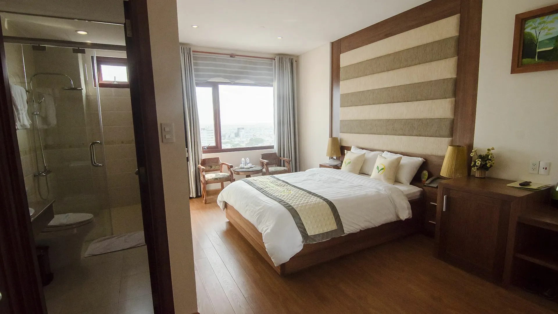 Moonlight Hotel Suites & Spa - Romantic River View & City View, High Floor, Near Dragon Bridge Đà Nẵng