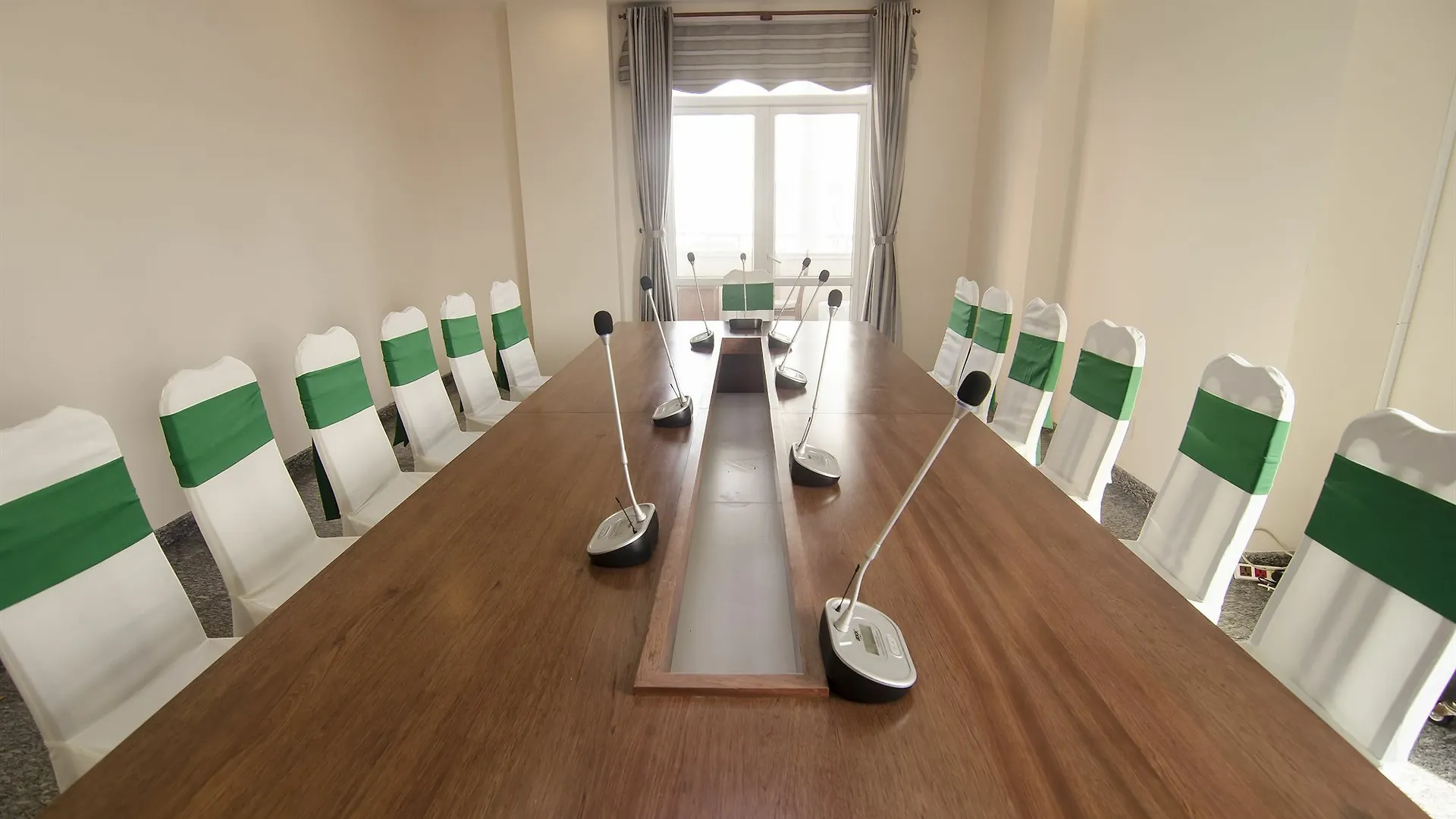 Moonlight Hotel Suites & Spa - Romantic River View & City View, High Floor, Near Dragon Bridge Đà Nẵng