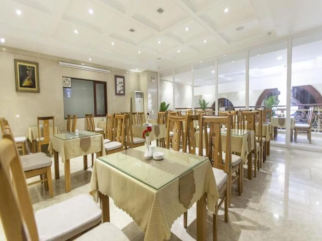 Moonlight Hotel Suites & Spa - Dragon Bridge View & Beautiful City View 4*, Da Nang
