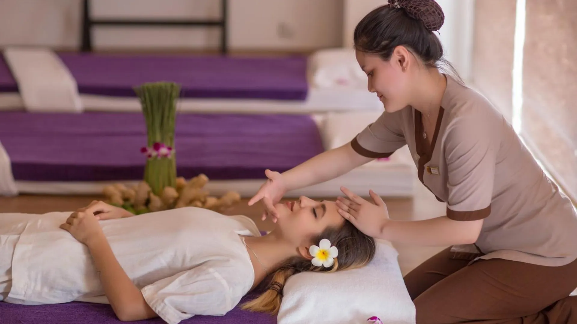 Moonlight Hotel Suites & Spa - Romantic River View & City View, High Floor, Near Dragon Bridge Da Nang