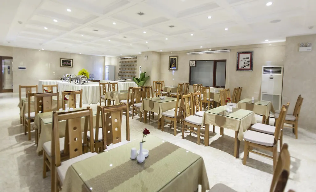 Moonlight Hotel Suites & Spa - Dragon Bridge View & Beautiful City View 4*, Da Nang