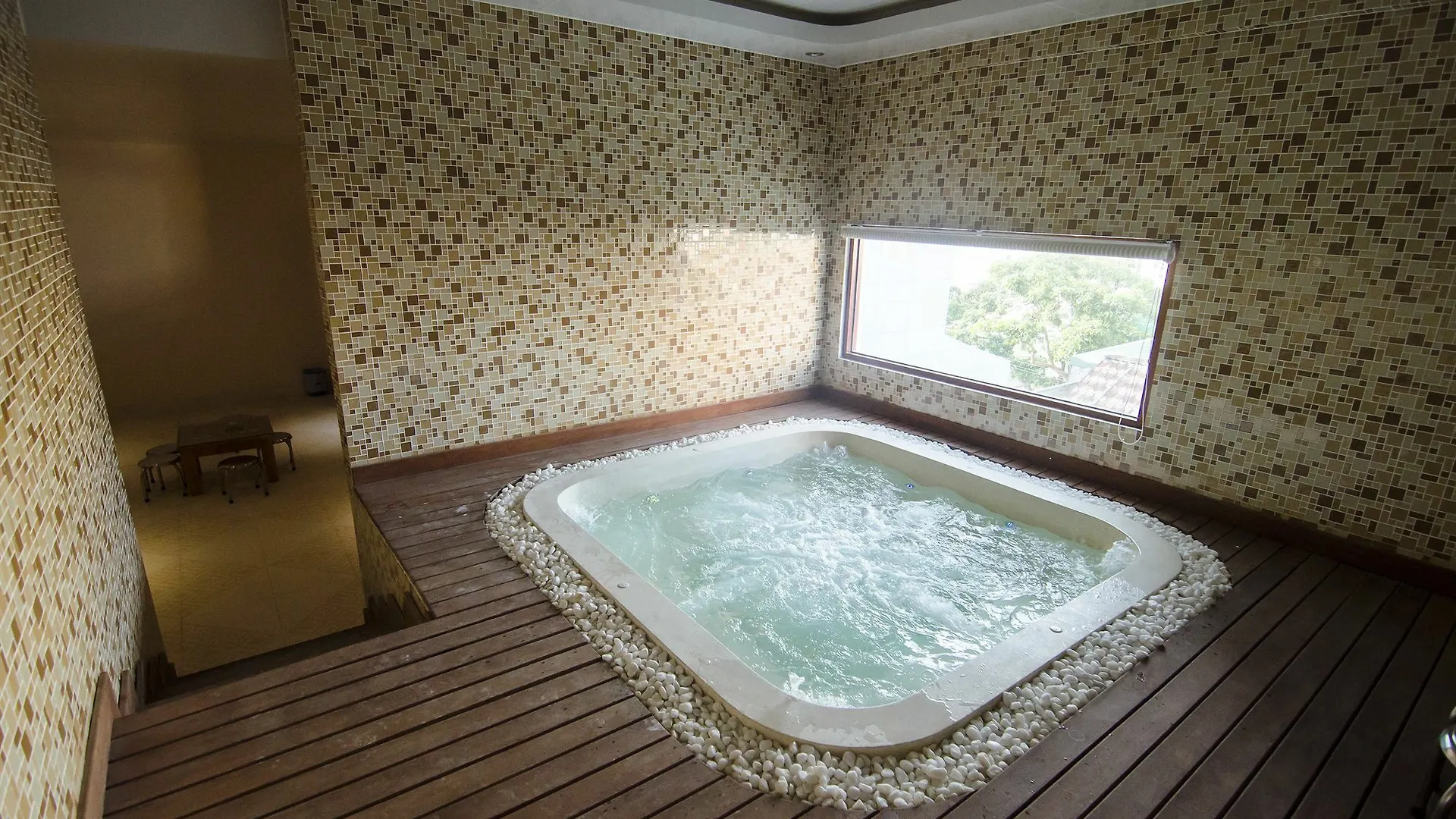 Moonlight Hotel Suites & Spa - Romantic River View & City View, High Floor, Near Dragon Bridge Da Nang