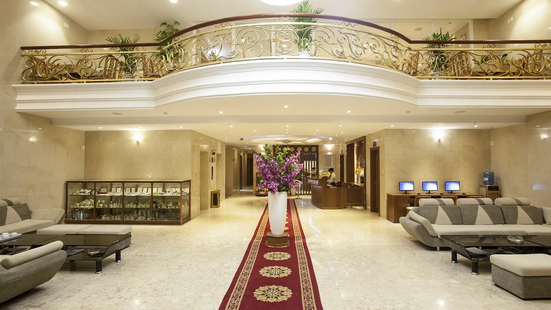 Moonlight Hotel Suites & Spa - Dragon Bridge View & Beautiful City View