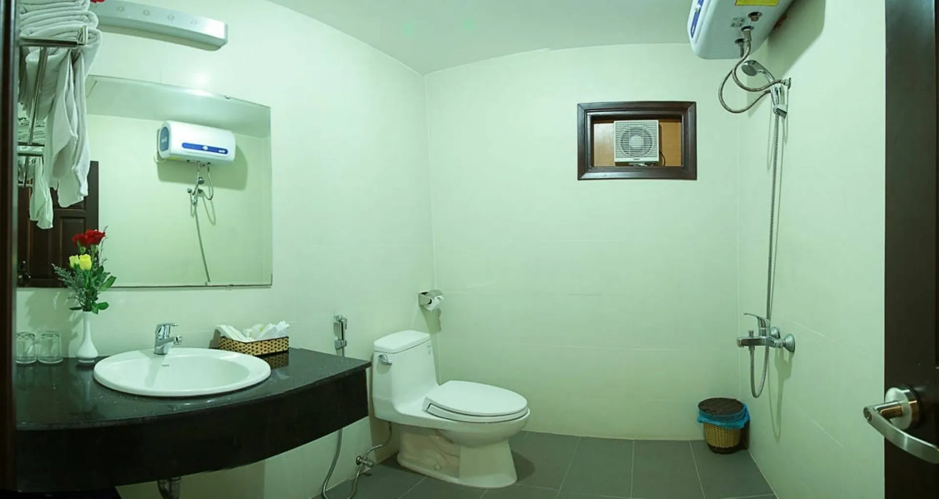 Moonlight Hotel Suites & Spa - Dragon Bridge View & Beautiful City View