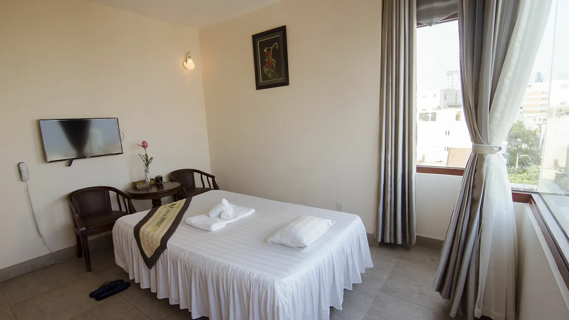 Moonlight Hotel Suites & Spa - Dragon Bridge View & Beautiful City View